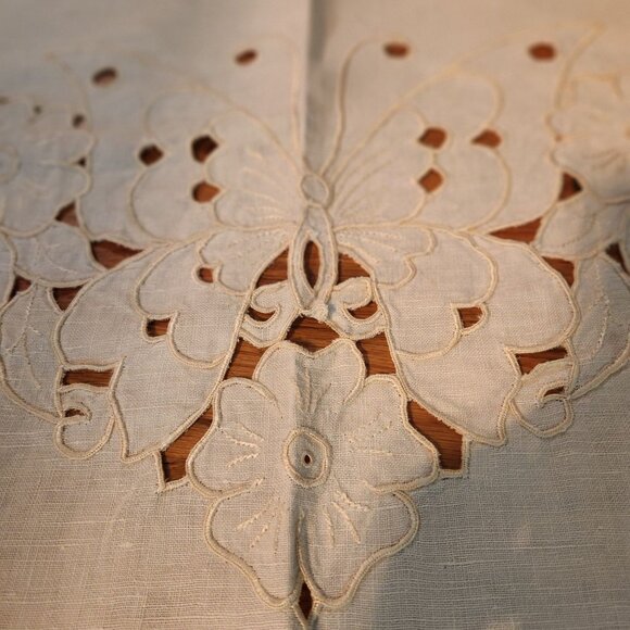 Victorian Cutwork Embroidered Butterfly & Floral Tablecloth 80"x 104" - Picture 5 of 8